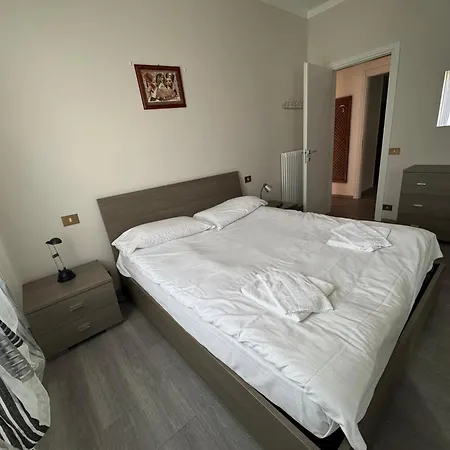 דירה Nide House *